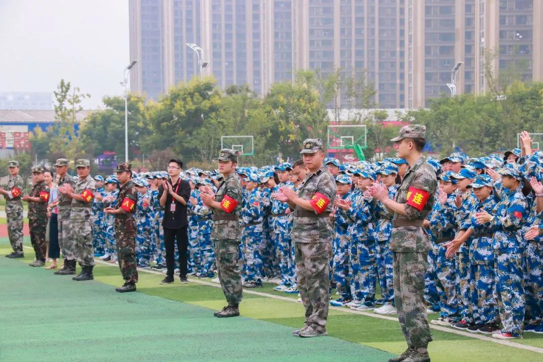 戎裝展英姿 學子揚軍魂|北大培文蚌埠實驗學校舉行2021級新生軍訓開營儀式